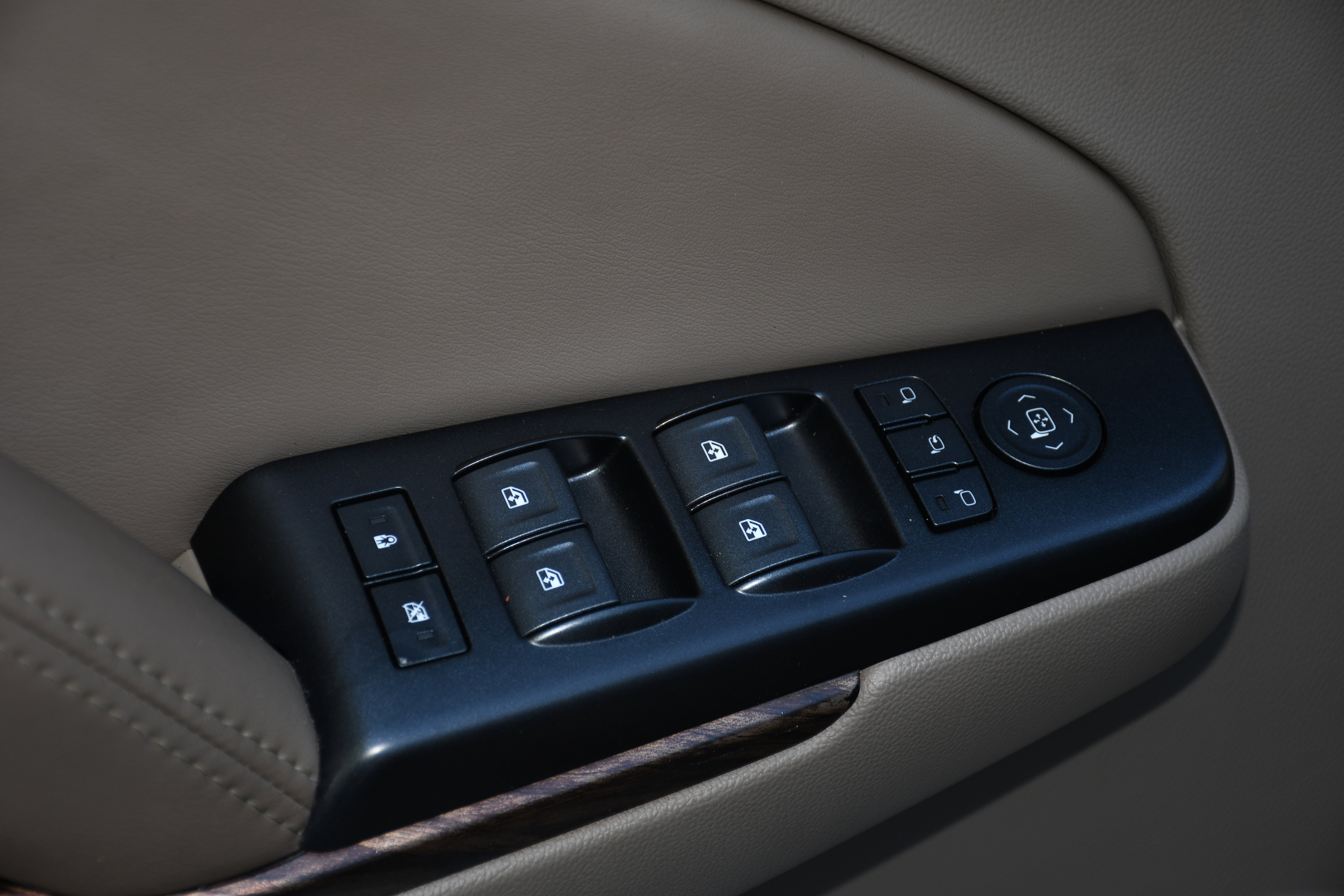 Used 2017 GMC Yukon SLT image 10