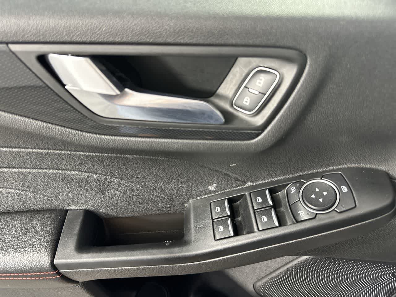 Used 2025 Ford Escape ST-Line FWD image 17