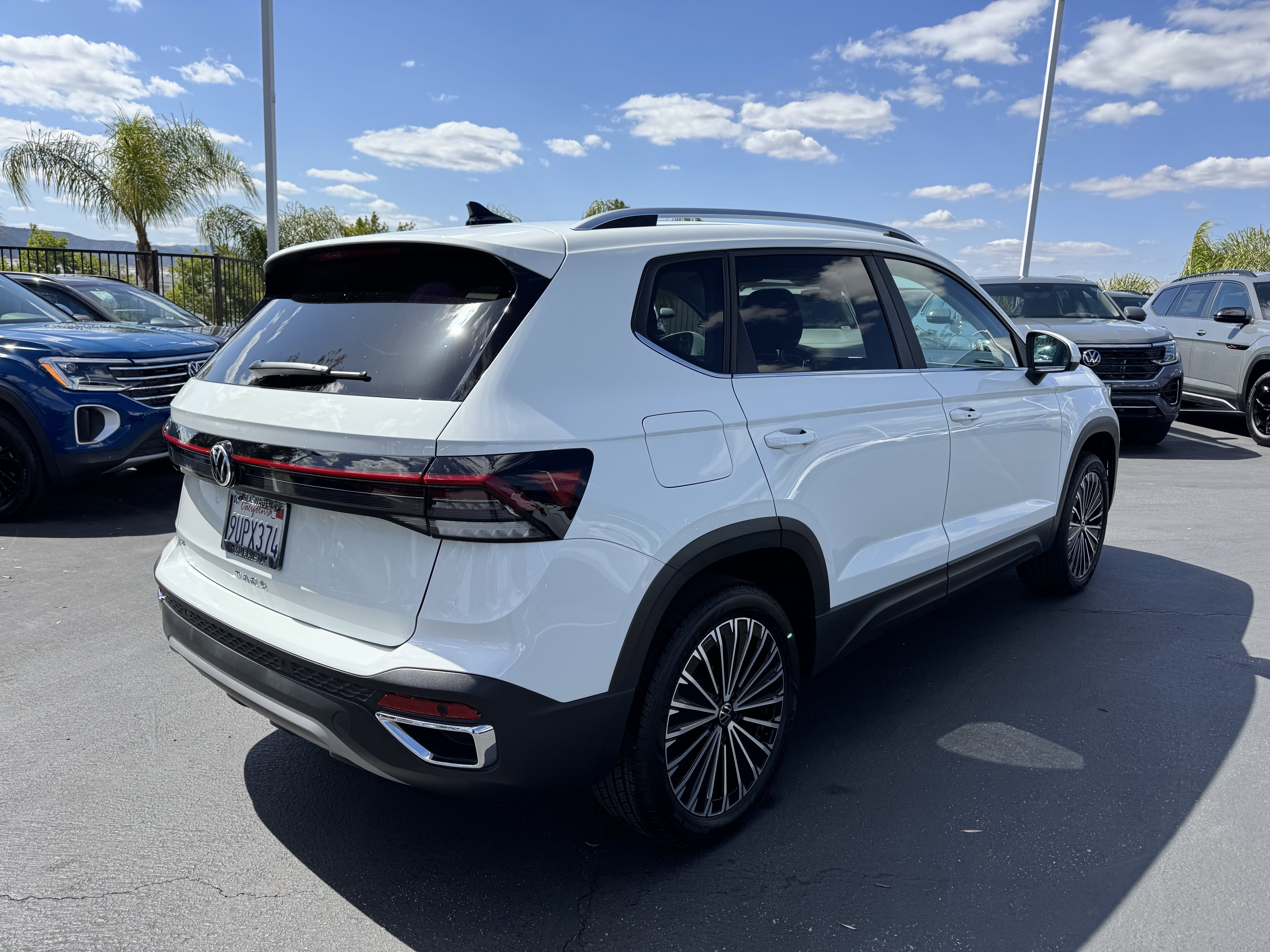 Used 2025 Volkswagen Taos SE FWD image 10