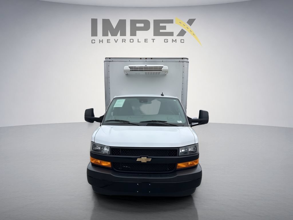 Used 2024 Chevrolet Express 3500 w/ Power Convenience Package RWD image 9