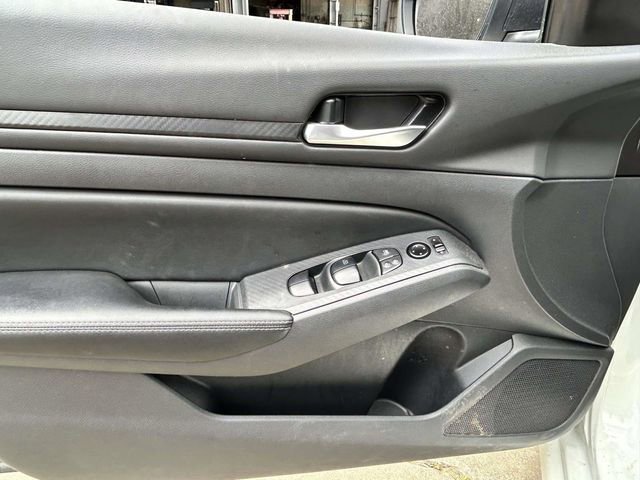 Used 2025 Nissan Altima 2.5 SV image 12