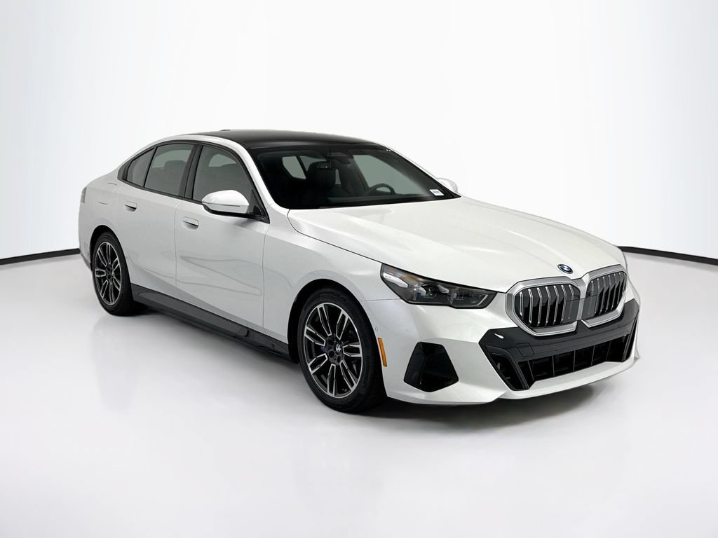 New 2027 BMW 550e xDrive AWD/4WD image 3