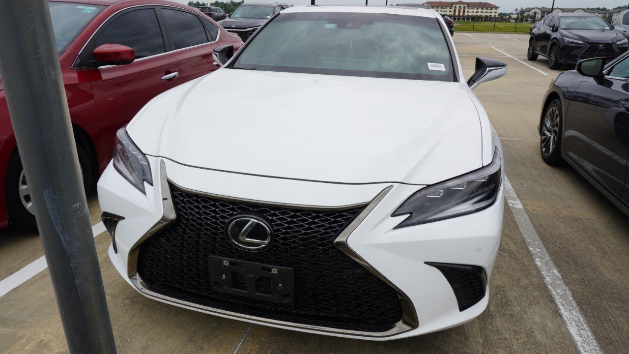 Used 2023 Lexus ES 350 F Sport w/ Accessory Package (Z2) FWD image 2