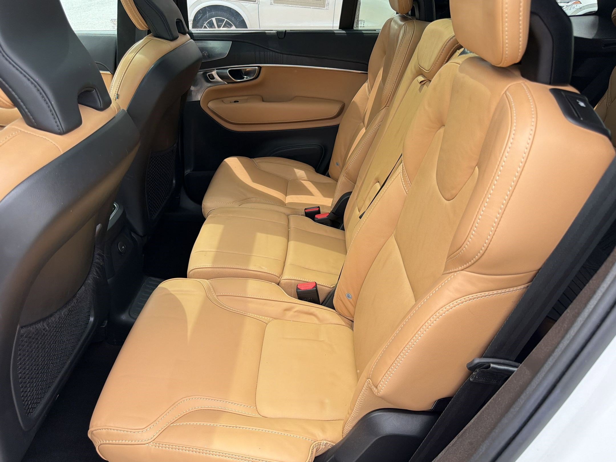 Used 2023 Volvo XC90 T8 Ultimate w/ Lounge Package AWD/4WD image 14