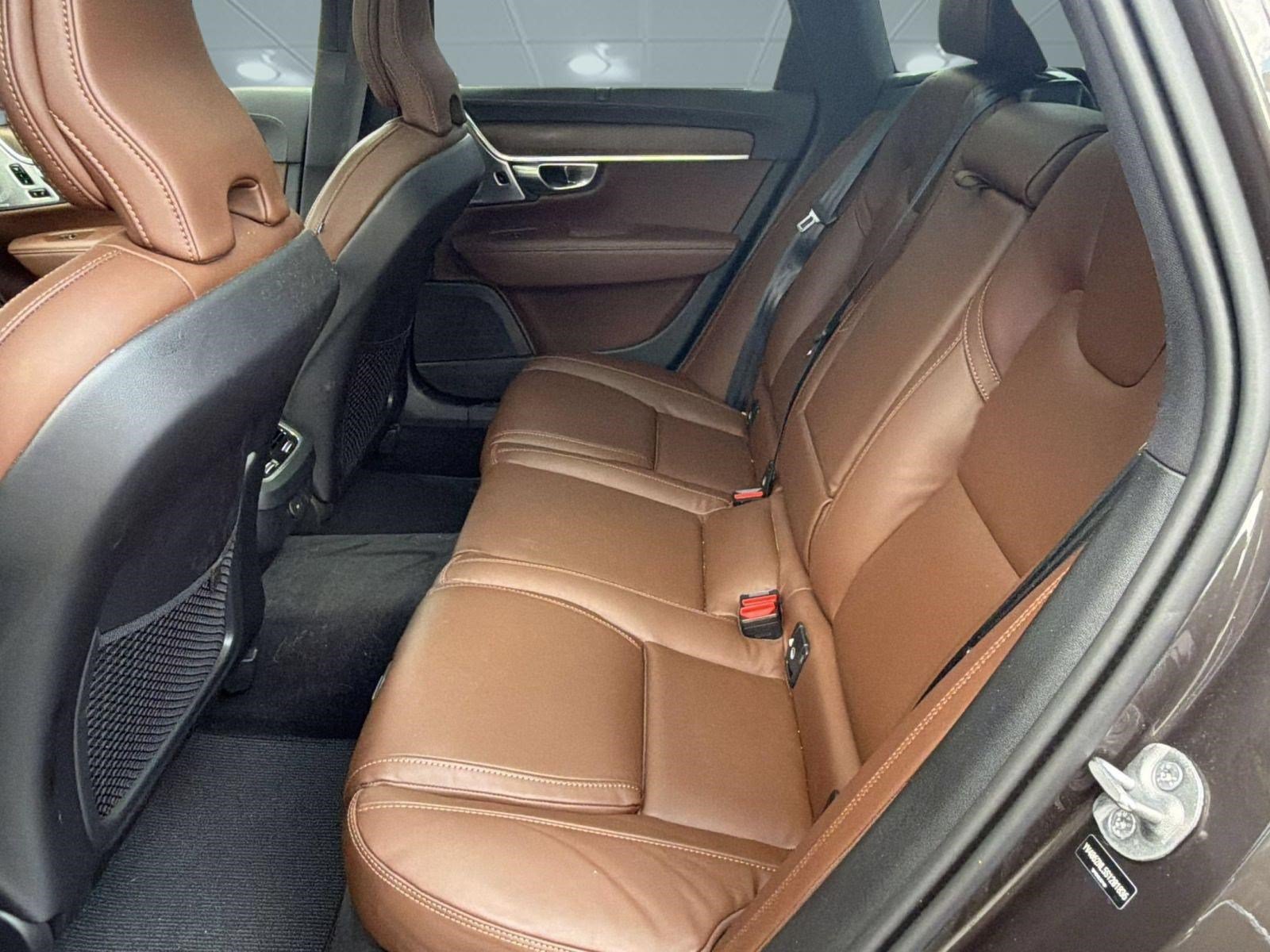 Certified 2025 Volvo V90 B6 Cross Country Ultra AWD/4WD image 21