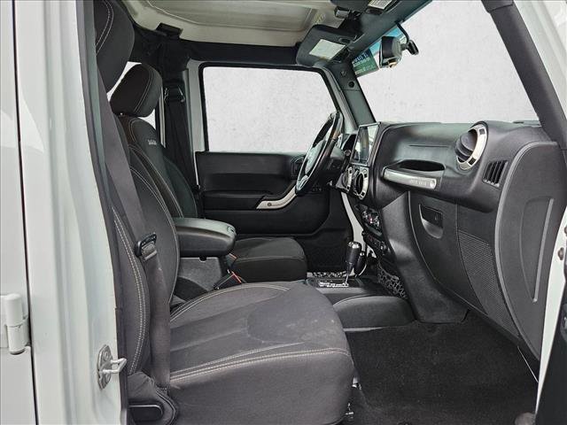 Used 2017 Jeep Wrangler Unlimited Sahara image 14