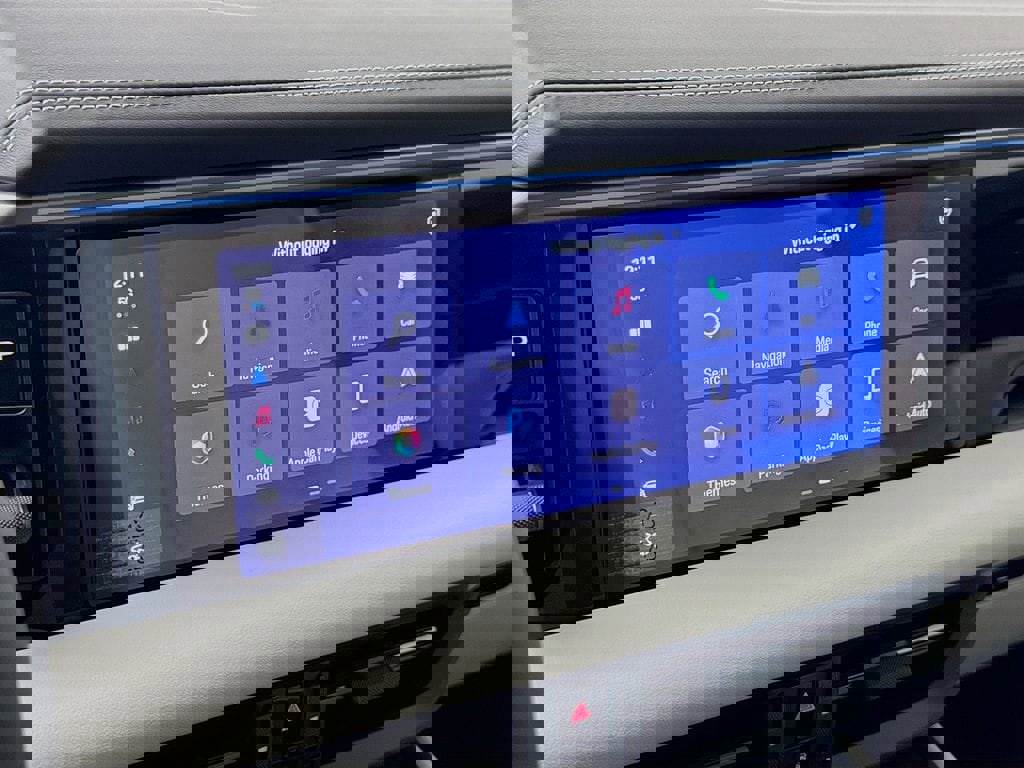 New 2026 Porsche Macan Electric image 18