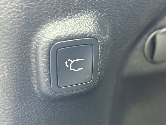 Used 2023 Jeep Cherokee Altitude Lux image 14