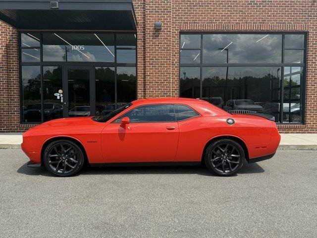 Used 2022 Dodge Challenger R/T w/ Blacktop Package RWD image 4