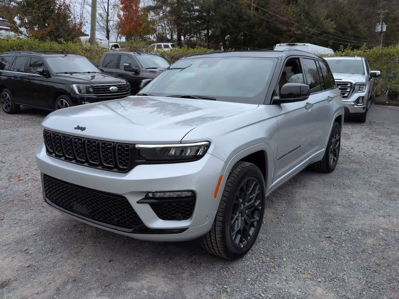 New 2025 Jeep Grand Cherokee Summit w/ Obsidian Package AWD/4WD image 4