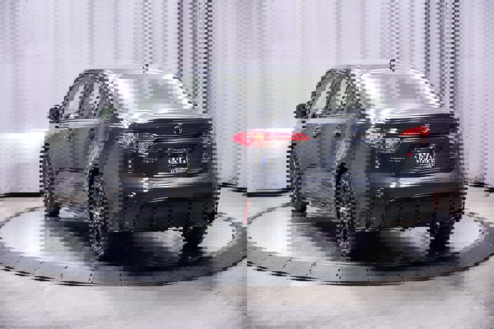 Used 2024 Toyota Corolla SE image 2