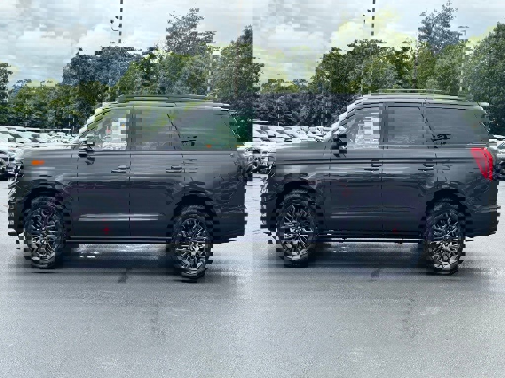 New 2025 Ford Expedition Platinum w/ Stealth Performance Package image 3