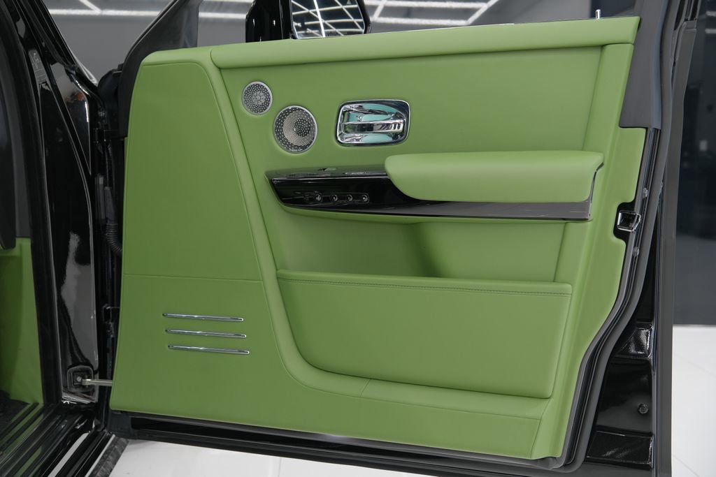 Used 2023 Rolls-Royce Phantom Sedan w/ The Phantom Package RWD image 65
