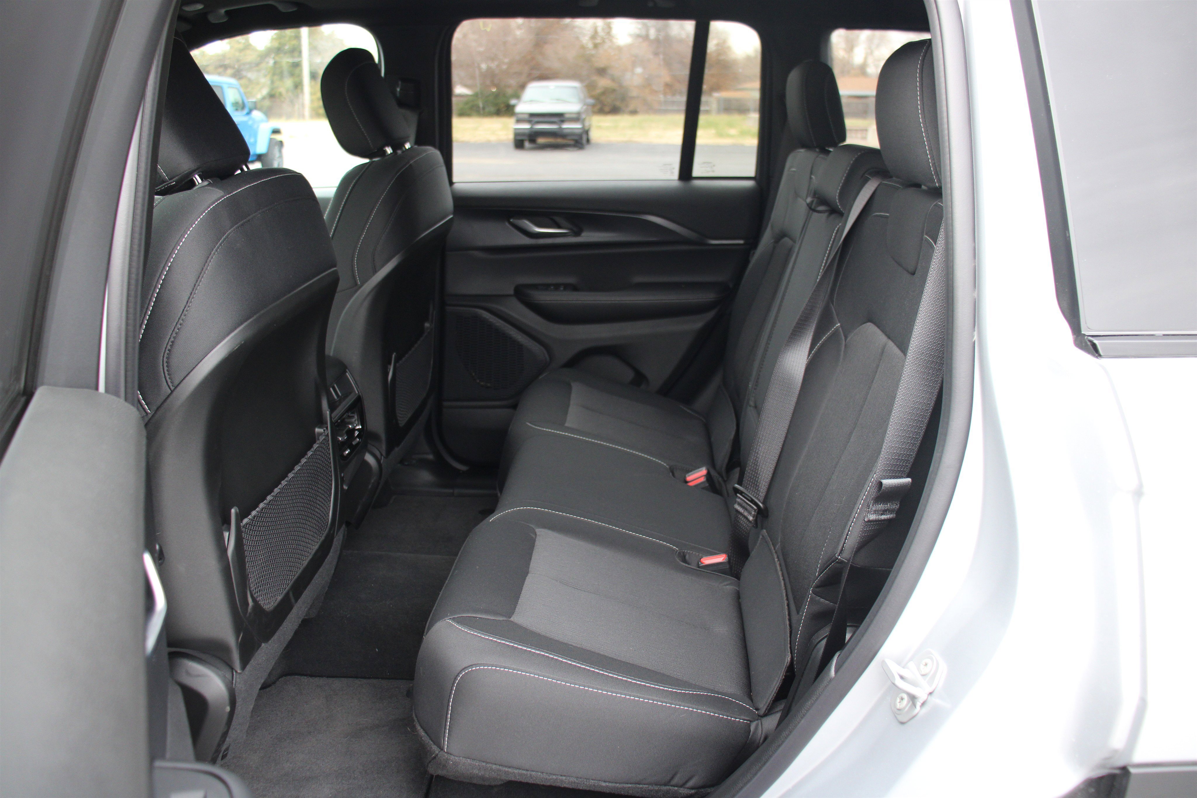 New 2025 Jeep Grand Cherokee Laredo X w/ Luxury Tech Group I image 22