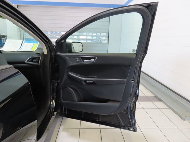 Used 2018 Ford Edge SE FWD image 25