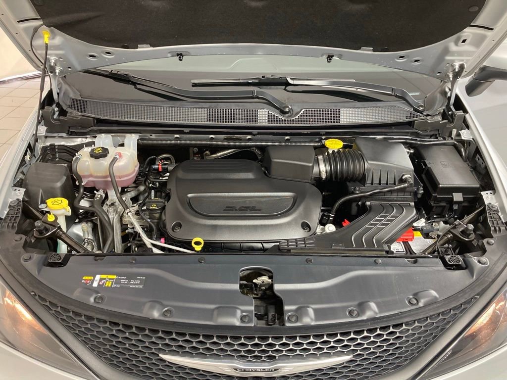 Used 2023 Chrysler Voyager LX FWD image 27