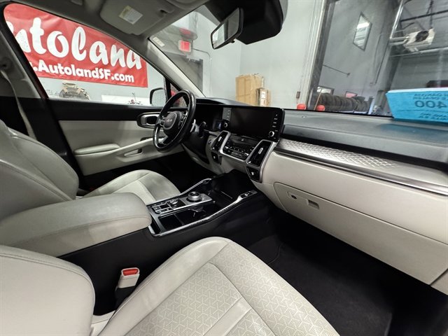 Used 2022 Kia Sorento S image 12