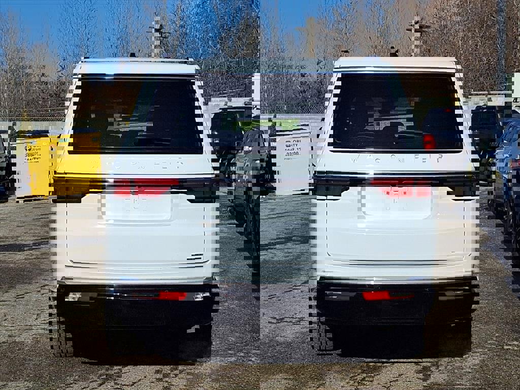 Certified 2024 Jeep Wagoneer L Series III w/ Flexible Seating Group image 54