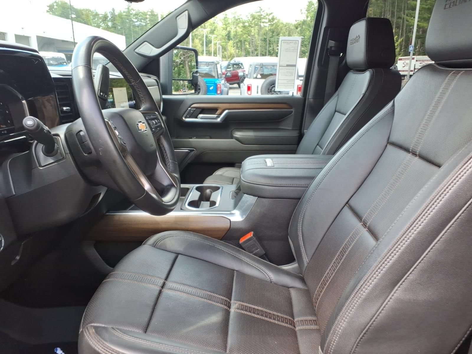 Used 2024 Chevrolet Silverado 3500 High Country w/ High Country Premium Package AWD/4WD image 17