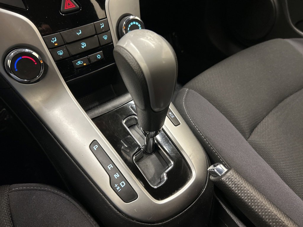 Used 2015 Chevrolet Cruze LT image 21