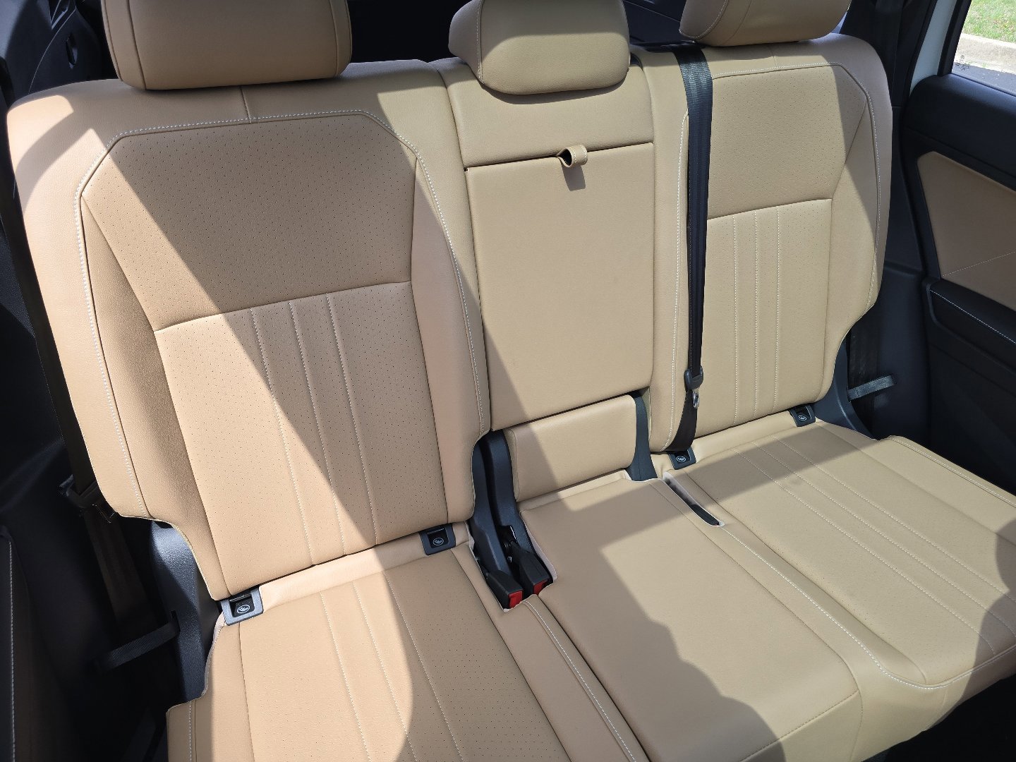 Used 2024 Volkswagen Tiguan SE R-Line image 28