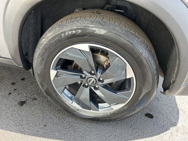 Used 2024 Nissan Rogue SV image 52