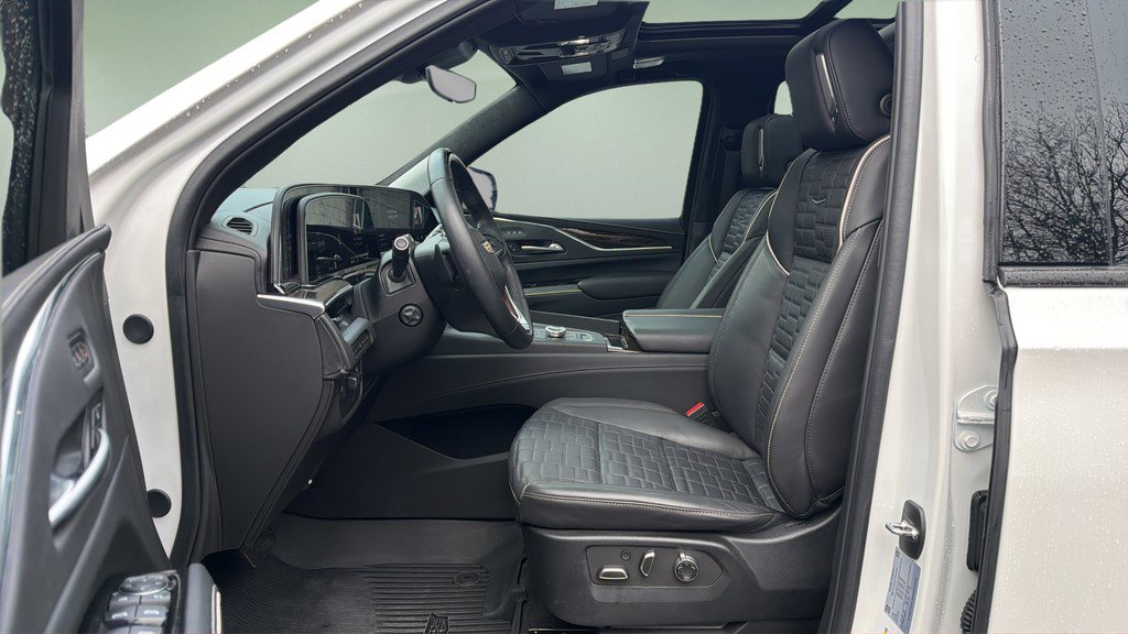 Certified 2024 Cadillac Escalade Sport Platinum w/ LPO, Floor Liner Package image 17