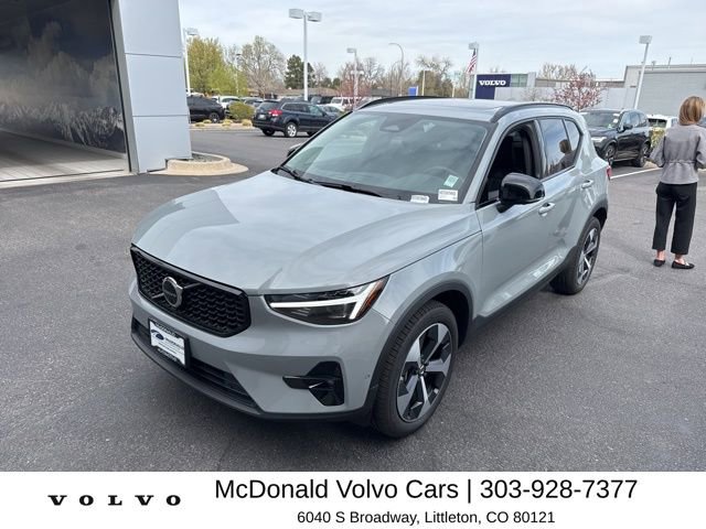 Used 2026 Volvo XC40 B5 Plus w/ Protection Package Premier