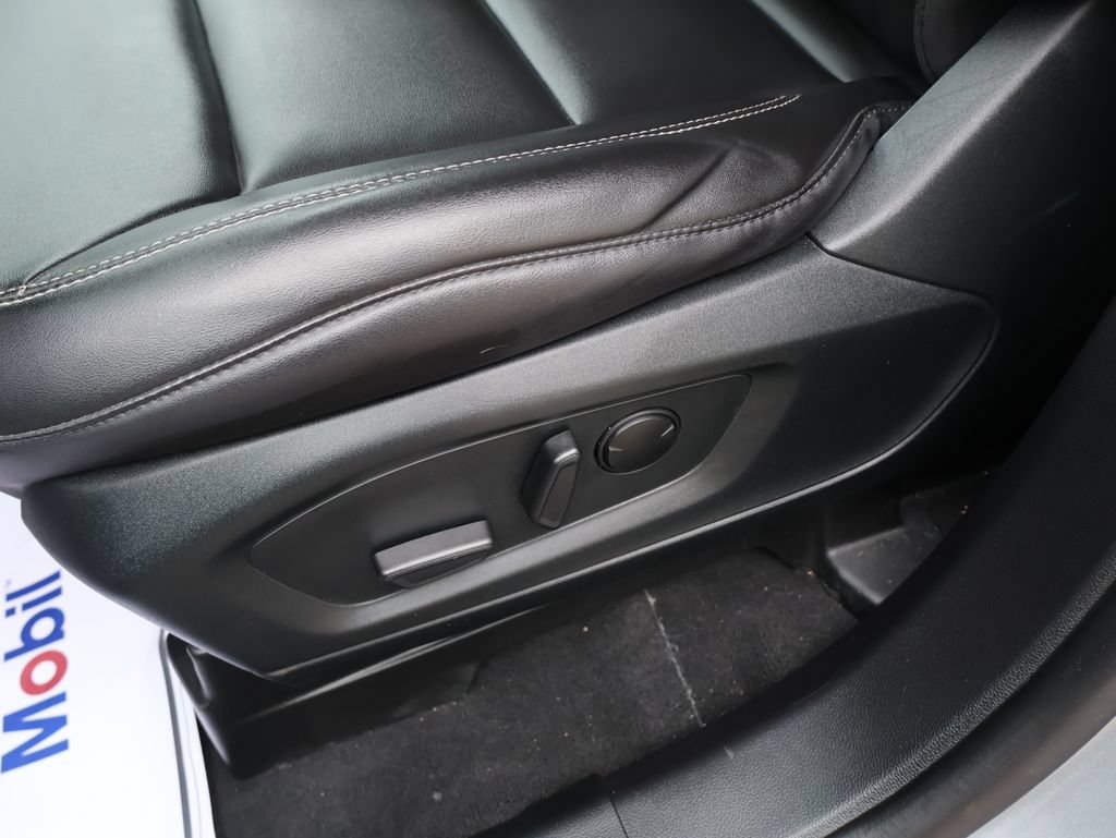 Used 2022 Ford Explorer XLT w/ Equipment Group 202A AWD/4WD image 34