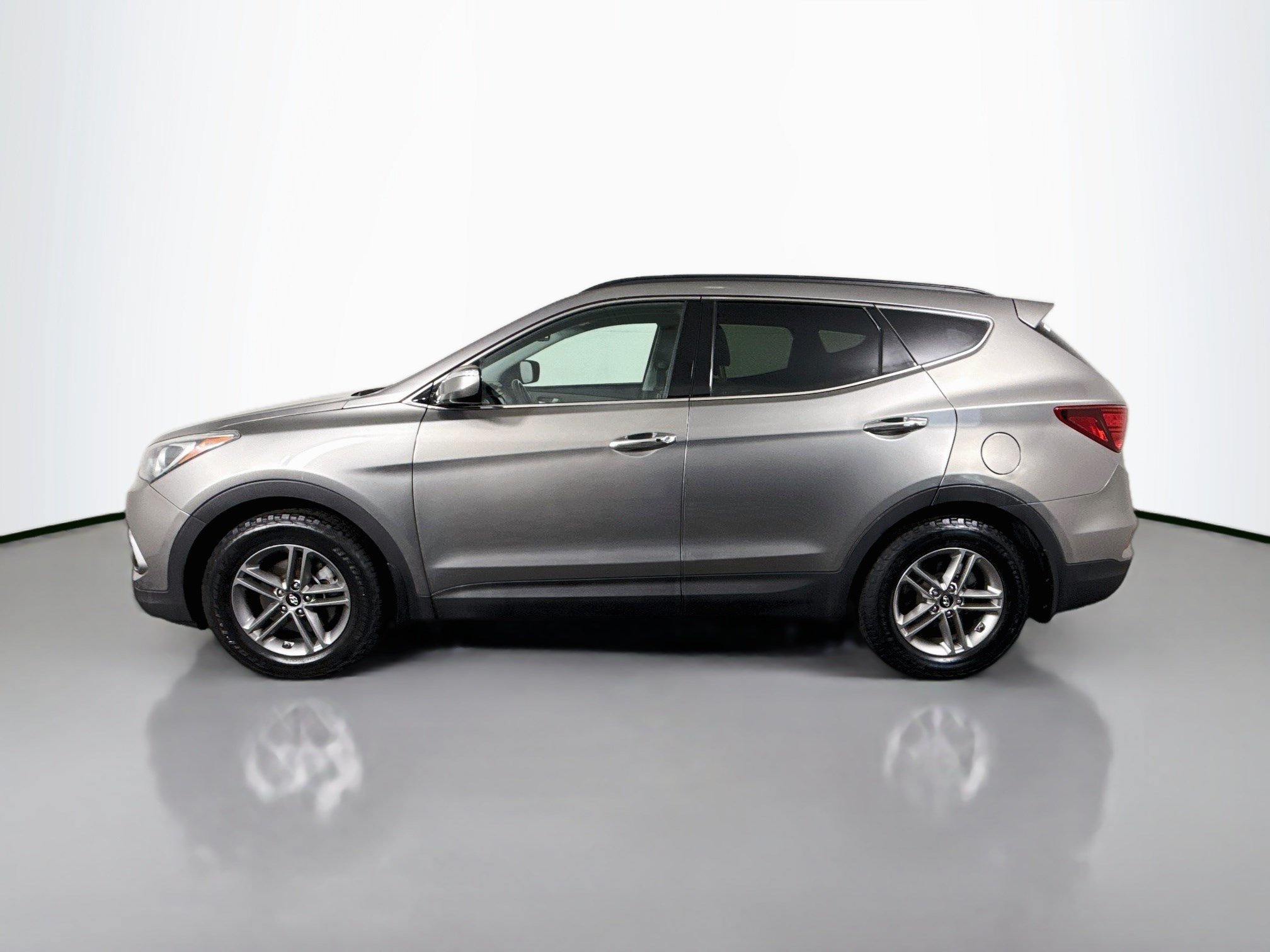 Used 2017 Hyundai Santa Fe Sport FWD image 6