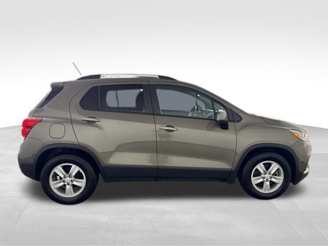 Used 2021 Chevrolet Trax LT w/ Premium Seat Package FWD image 11