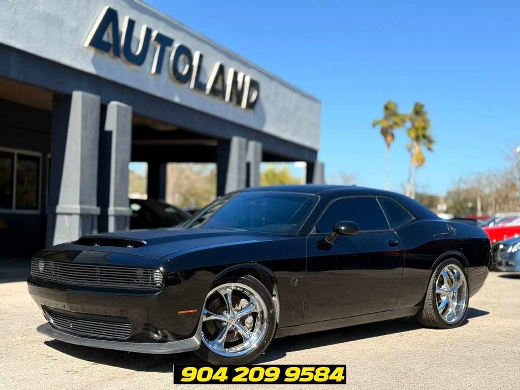 Used 2015 Dodge Challenger R/T Scat Pack w/ Scat Pack Appearance Package RWD image 1