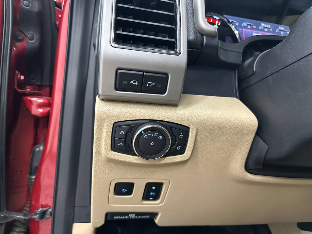 Used 2021 Ford F250 Lariat w/ Lariat Ultimate Package AWD/4WD image 32