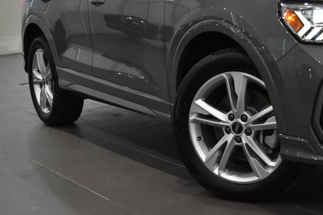 Used 2022 Audi Q3 2.0T Premium Plus w/ Premium Plus Package image 4
