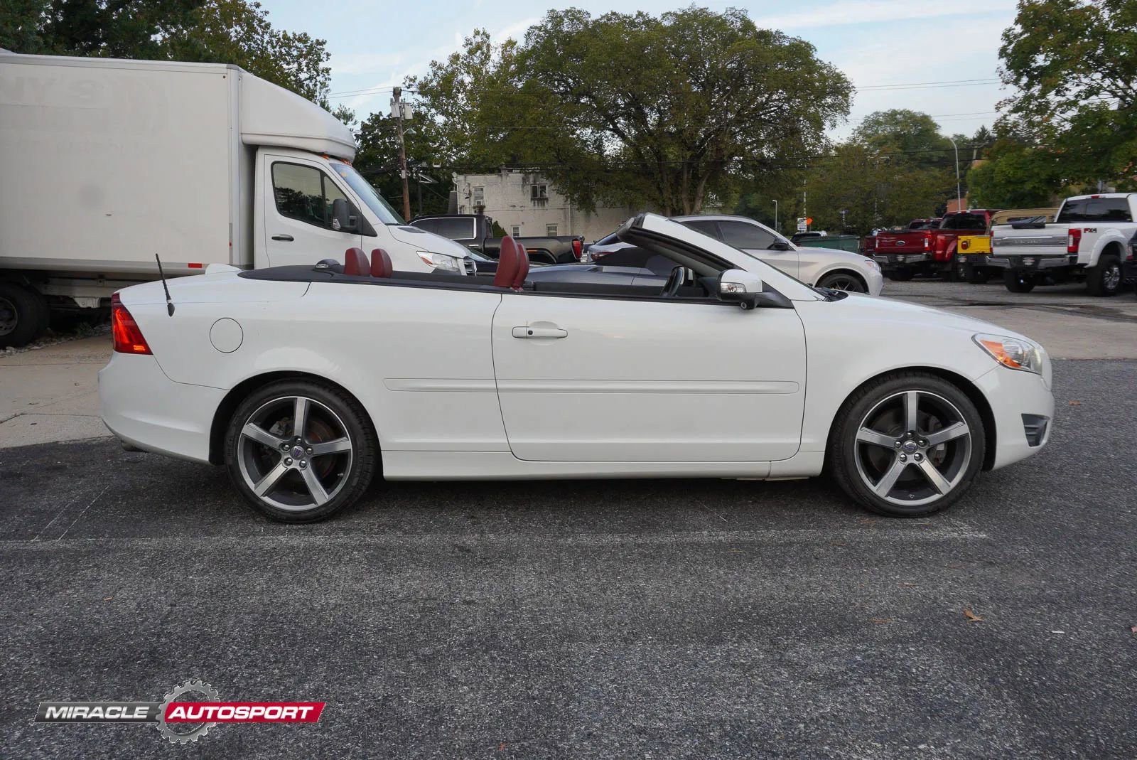 Used 2012 Volvo C70 T5 w/ Dynamic Trim Pkg image 8