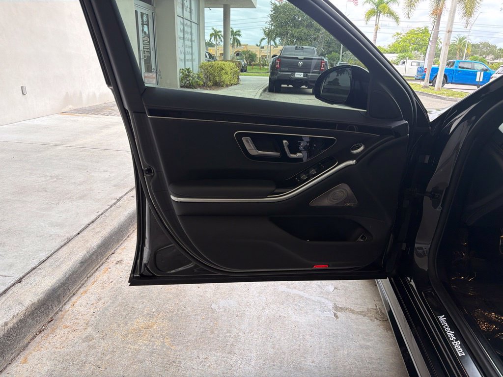 Used 2023 Mercedes-Benz S 500 4MATIC w/ AMG Line image 43