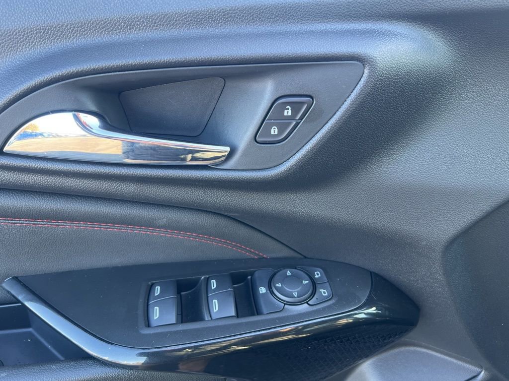 Used 2025 Chevrolet Trax RS w/ Driver Confidence Package image 10