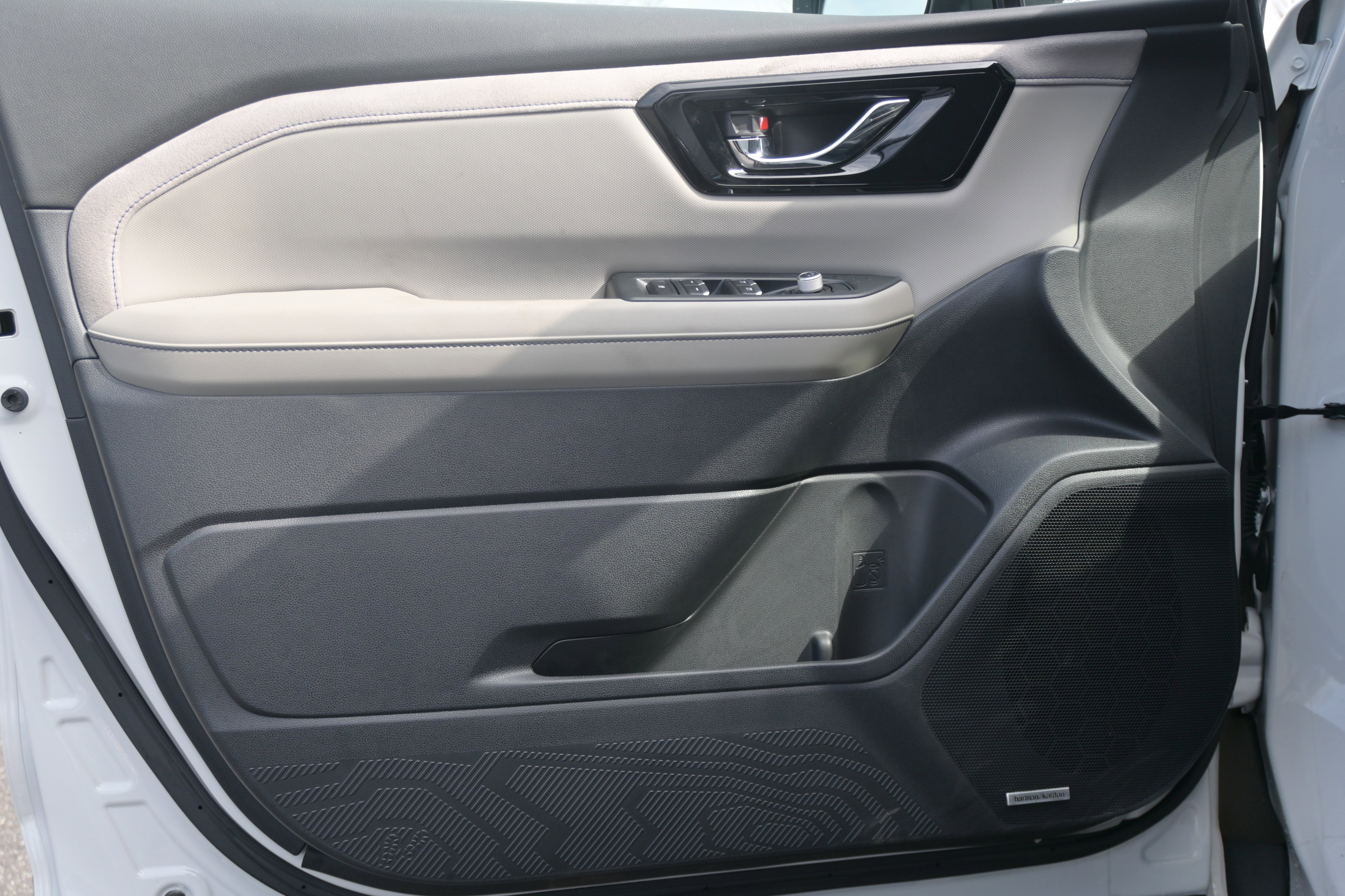 Certified 2025 Subaru Forester Limited image 14