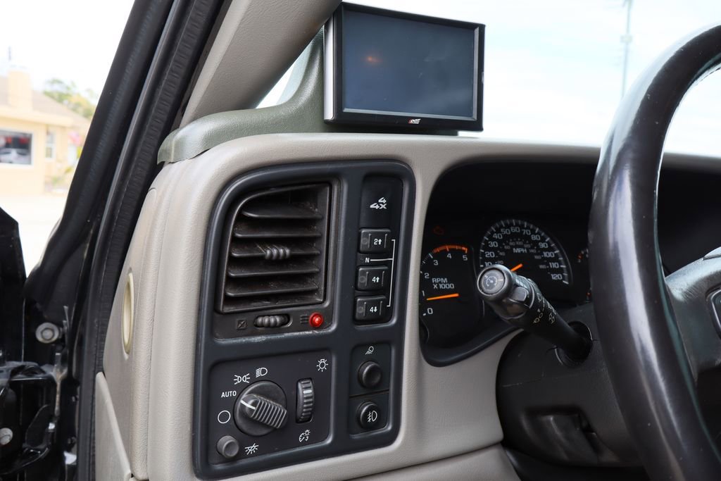 Used 2005 Chevrolet Silverado 2500 LS w/ Heavy-Duty Power Package image 11