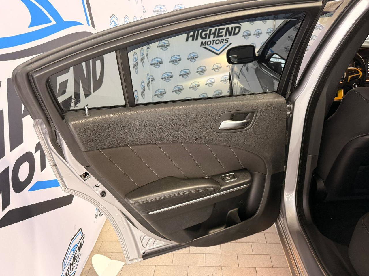 Used 2016 Dodge Charger SXT RWD image 16