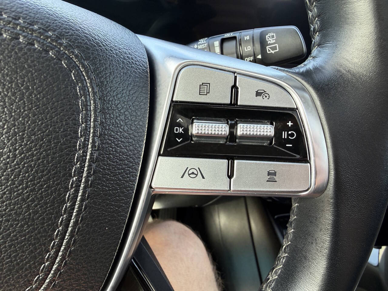 Used 2025 Kia Telluride S AWD/4WD image 17