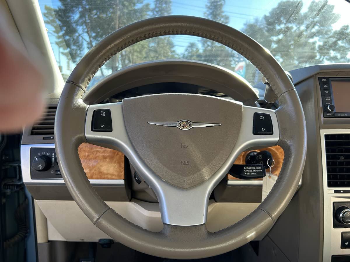 Used 2010 Chrysler Town & Country Limited FWD image 14