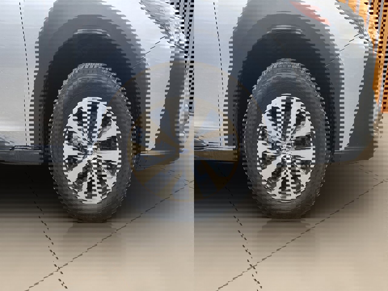 Used 2025 Subaru Outback Premium w/ Popular Package #1A image 21