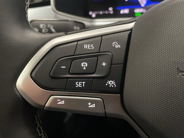 Certified 2025 Volkswagen Taos SE w/ Panoramic Sunroof Package AWD/4WD image 15