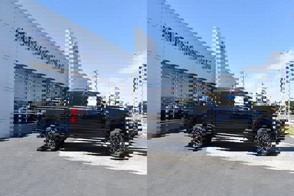 New 2025 Ford F250 Platinum image 3