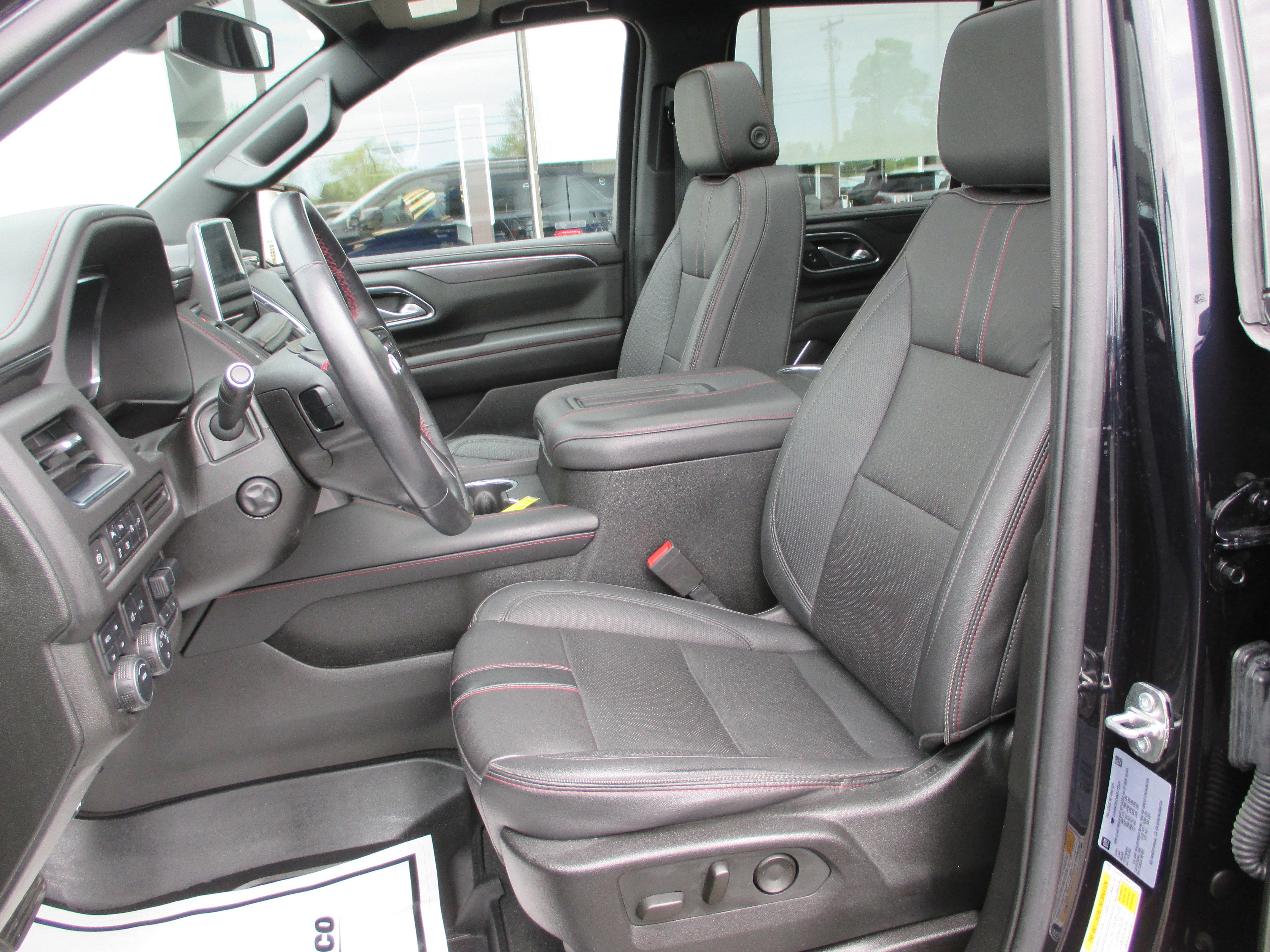Used 2022 Chevrolet Tahoe RST w/ Luxury Package AWD/4WD image 20