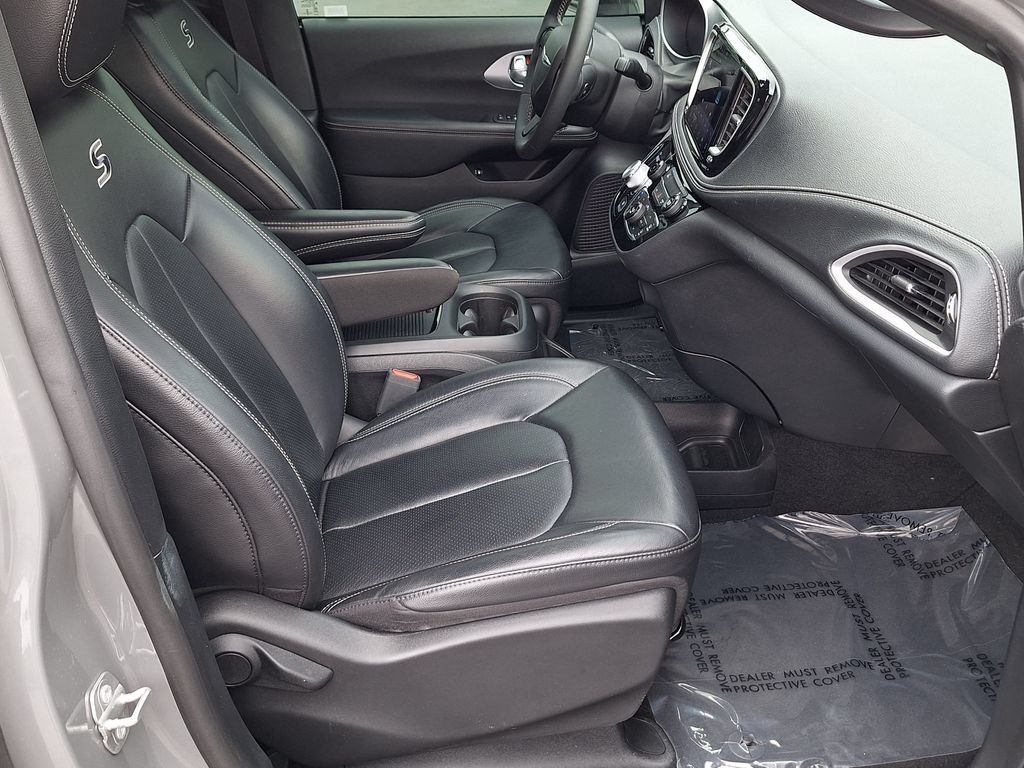 Used 2022 Chrysler Pacifica Touring-L w/ S Appearance Package FWD image 28