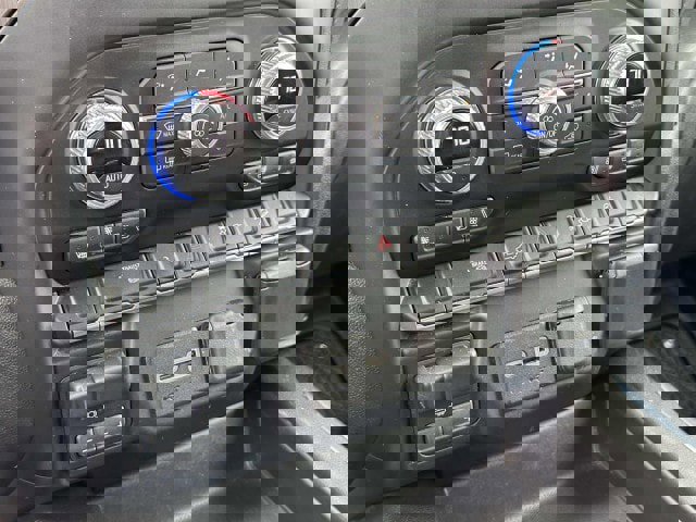 Used 2021 GMC Sierra 2500 AT4 w/ Gooseneck/5TH Wheel Package image 22