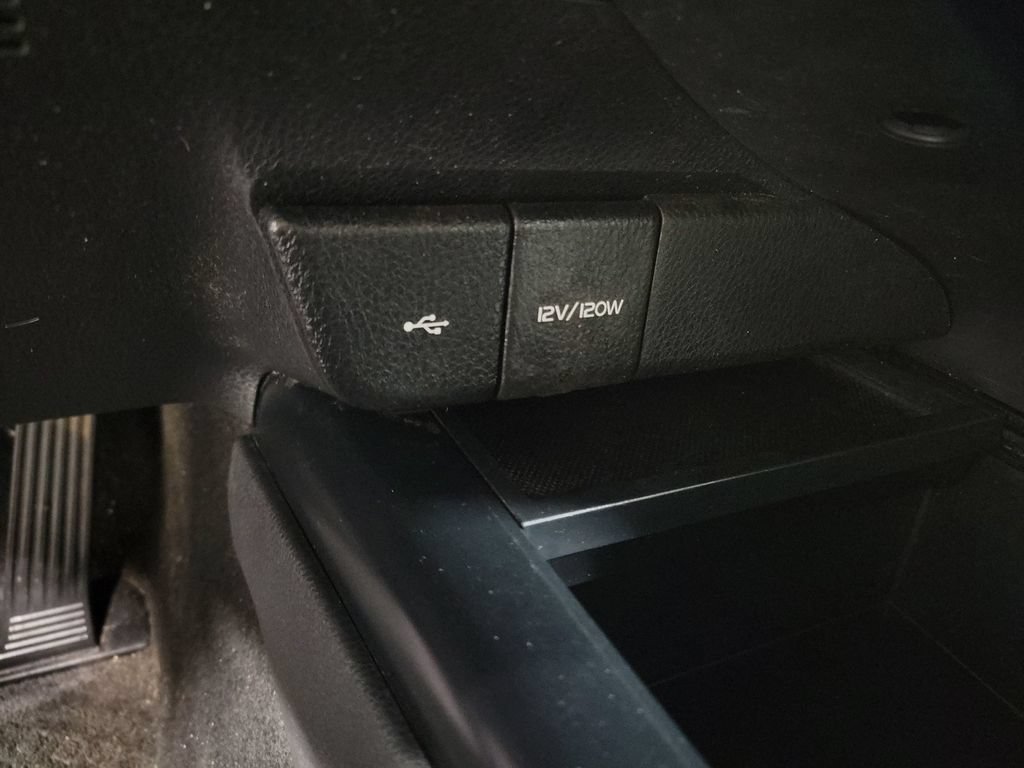 Used 2020 Toyota Camry SE AWD/4WD image 18
