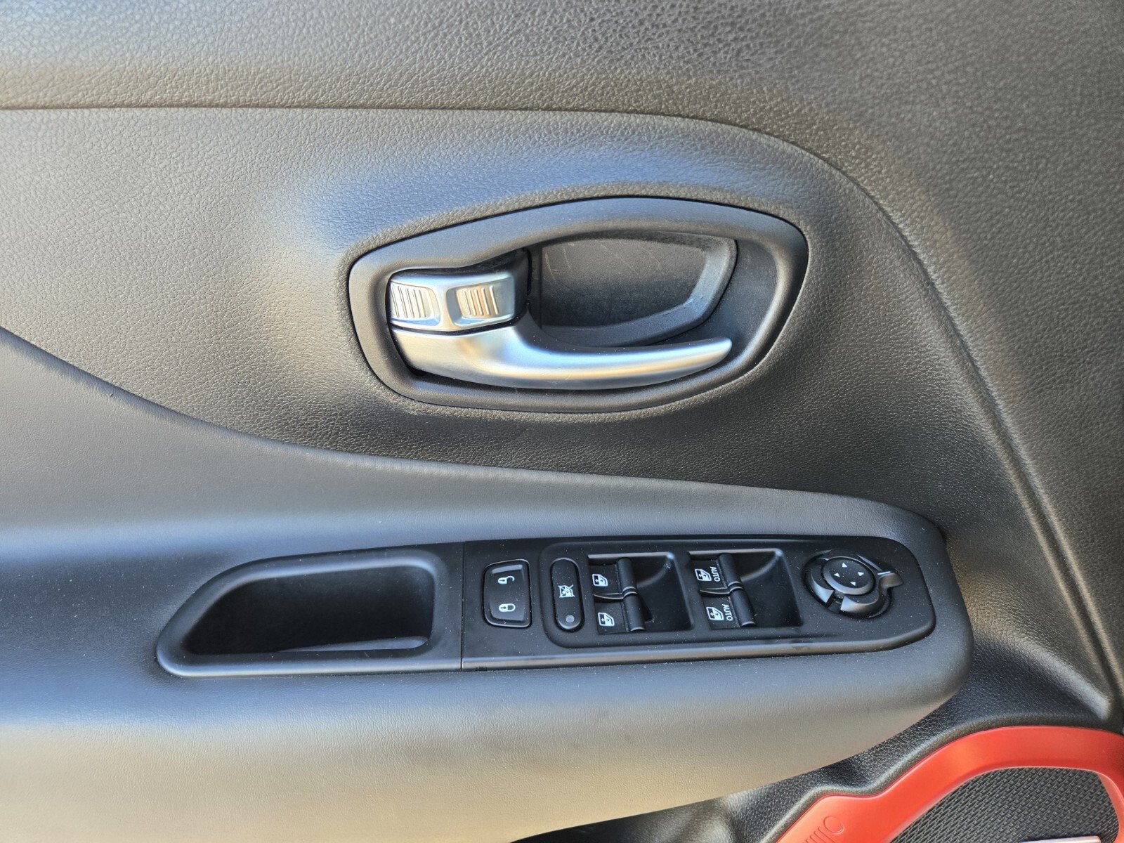 Used 2021 Jeep Renegade Trailhawk w/ Sun & Sound Group image 17